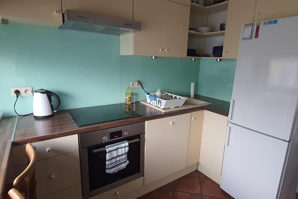 Shalom Corner *Parking For Free* Appartement Krakau Buitenkant foto